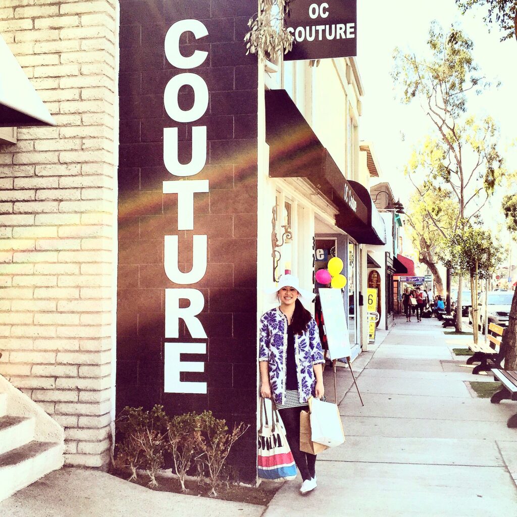 Sign on Balboa Island that reads Couture.